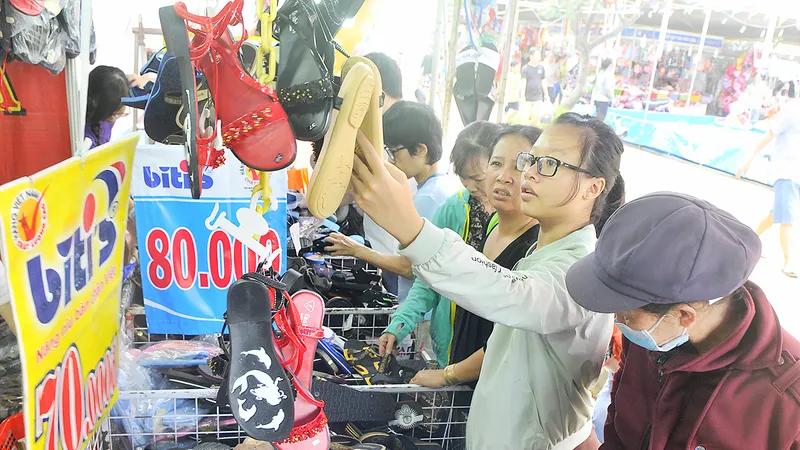 Hàng Việt thắng thế