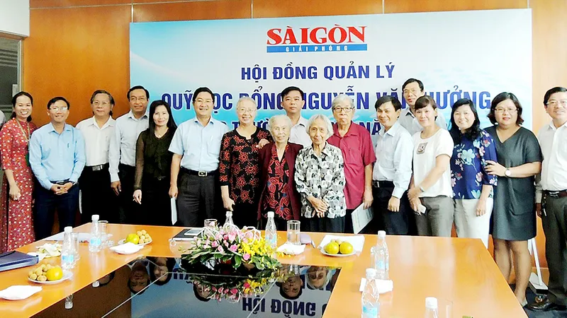 Khởi động Học bổng Nguyễn Văn Hưởng năm 2018: Lan tỏa trái tim yêu thương