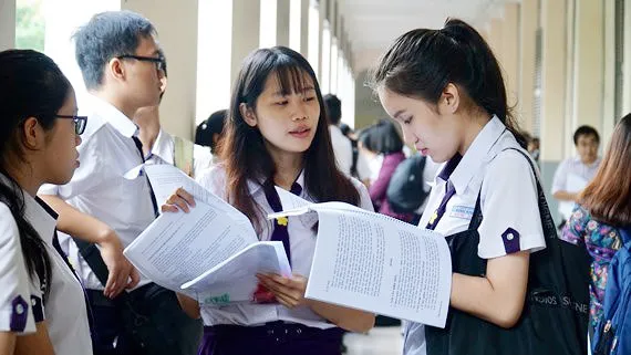 Đâu nhất thiết là con đường đại học?