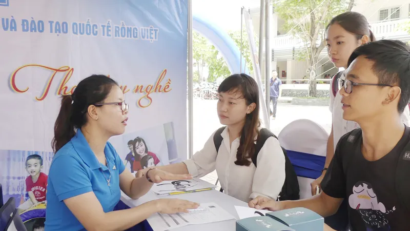 Ngày hội việc làm của sinh viên sư phạm