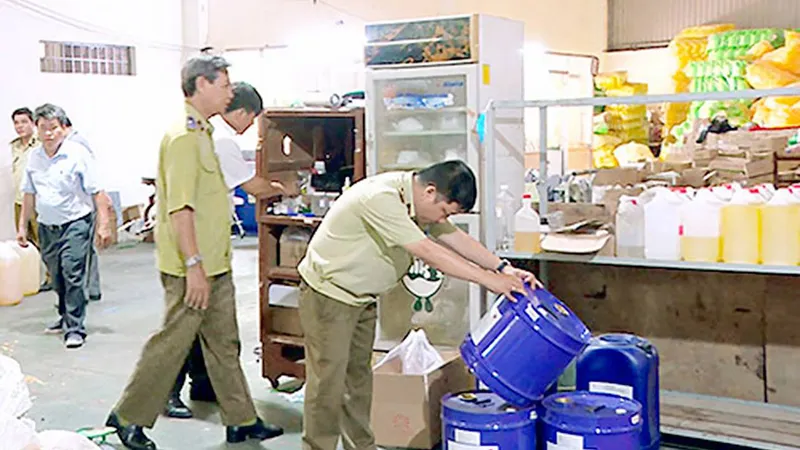 Hàng giả bán qua mạng giăng bẫy người tiêu dùng 