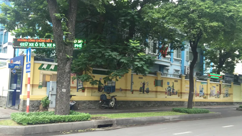 Những bức tường mát mắt