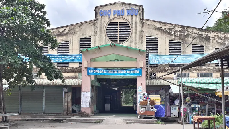 Tìm giải pháp cho những ngôi chợ bỏ hoang 
