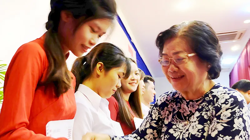 Tiếp sức học trò nghèo vùng cao, hải đảo
