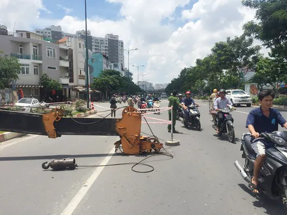Cẩn trọng với cần cẩu xây dựng!