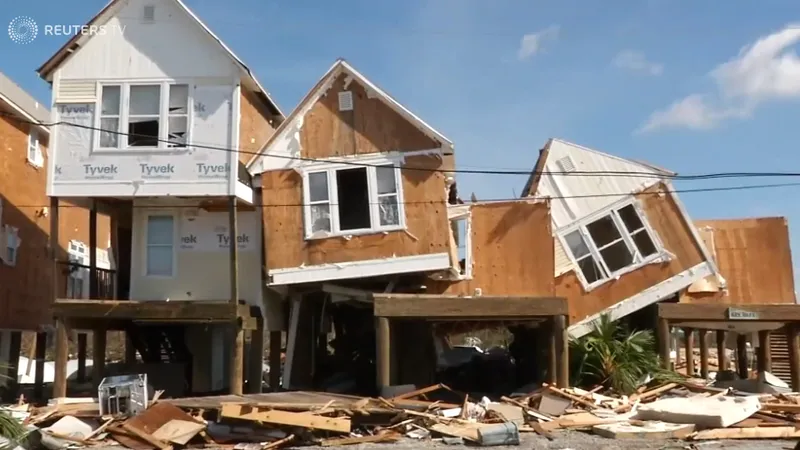 Quân đội Mỹ khẩn trương tìm kiếm người sống sót sau khi bão Michael quét qua Florida