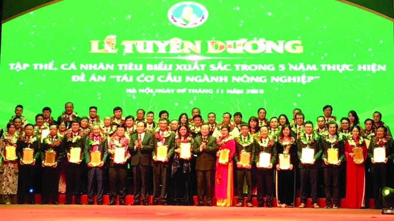 53 doanh nghiệp tiêu biểu nhận danh hiệu vì nhà nông