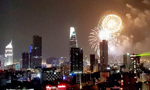 Đề xuất bắn pháo hoa 2 điểm dịp Tết Dương lịch 2019