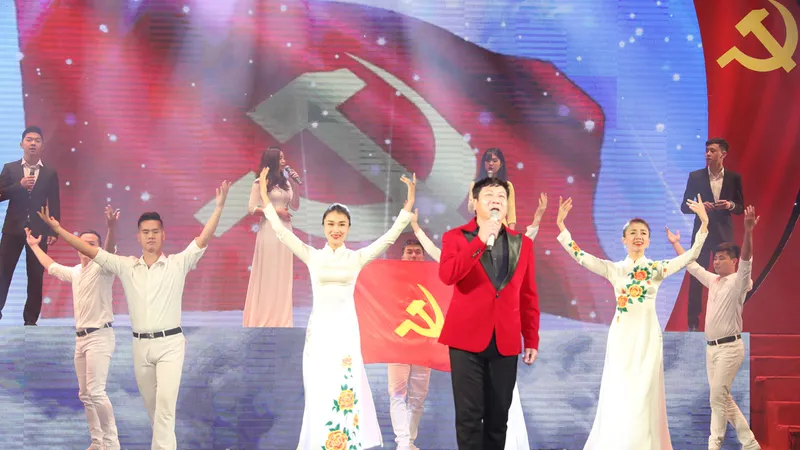 Hùng tráng khúc ca về Đảng với “Màu cờ tôi yêu”