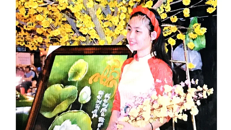 Rực rỡ sắc xuân giữa lòng thành phố