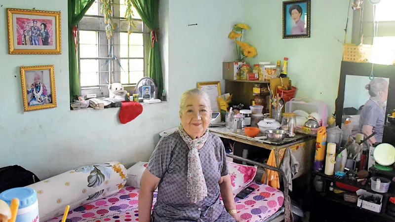 Cảnh đời sau ánh hào quang