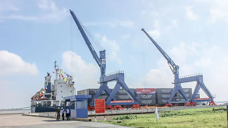Logistics chưa xứng tầm