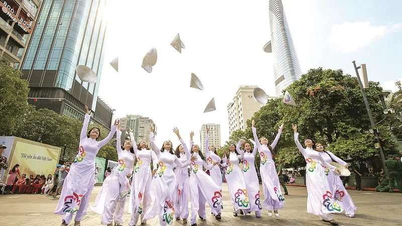  Áo dài truyền thống tại Lễ hội Áo dài TPHCM năm 2019