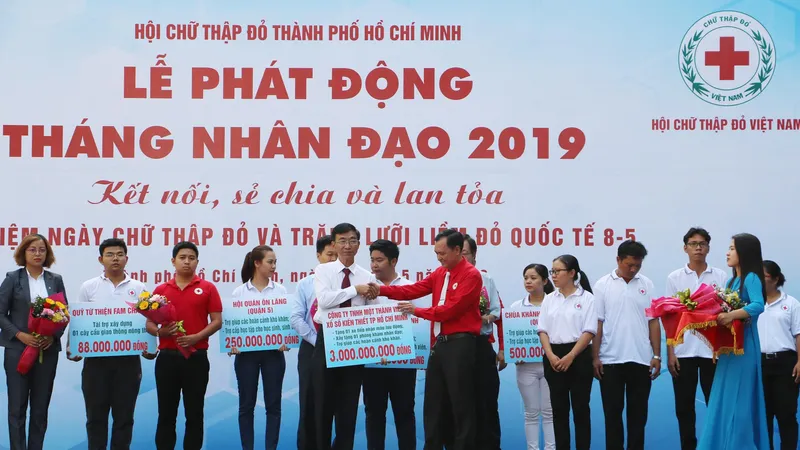 Công ty XSKT TPHCM trao tặng Hội Chữ thập đỏ TPHCM 3 tỷ đồng 