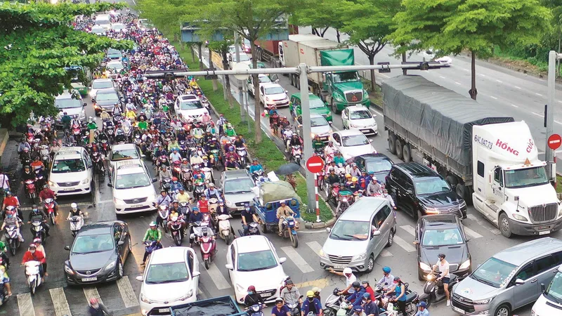 Nút giao thông Nguyễn Hữu Thọ - Nguyễn Văn Linh, quận 7, TPHCM. Ảnh: HOÀNG HÙNG