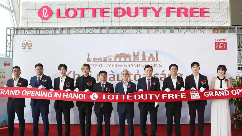  Lễ khai trương cửa hàng Lotte Duty Free tại Sân bay Quốc tế Nội Bài, Hà Nội. Ảnh: Lotte