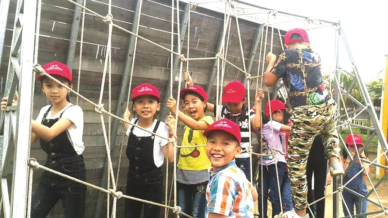 Tham gia hoạt động ngoại khóa cũng là cách giúp trẻ hòa đồng