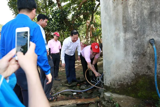 Xây hồ trên núi, đưa nước ngọt về bản Kà Nâu (Bình Định) 