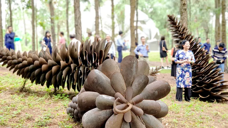Không gian nghệ thuật trong rừng - Cơ hội của ngành điêu khắc 