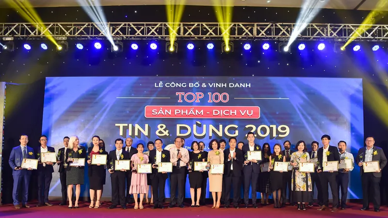 Công bố và vinh danh Top 100 Sản phẩm – Dịch vụ Tin & Dùng 2019