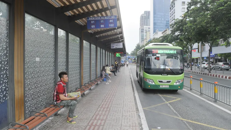 Nhiều giải pháp vực dậy xe buýt