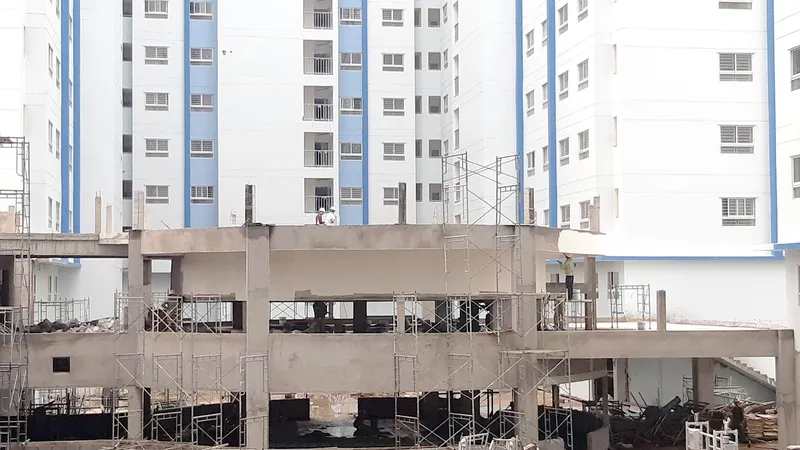 Dự án nhà ở xã hội 35 Hồ Học Lãm (quận Bình Tân) thu hút sự quan tâm của người thu nhập thấp do vị trí đắc địa, giá hợp lý. Ảnh: ĐỨC TRUNG