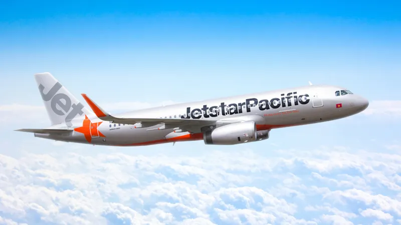 Bay Jetstar Pacific 4 khách được hoàn 1 trên tất cả đường bay nội địa