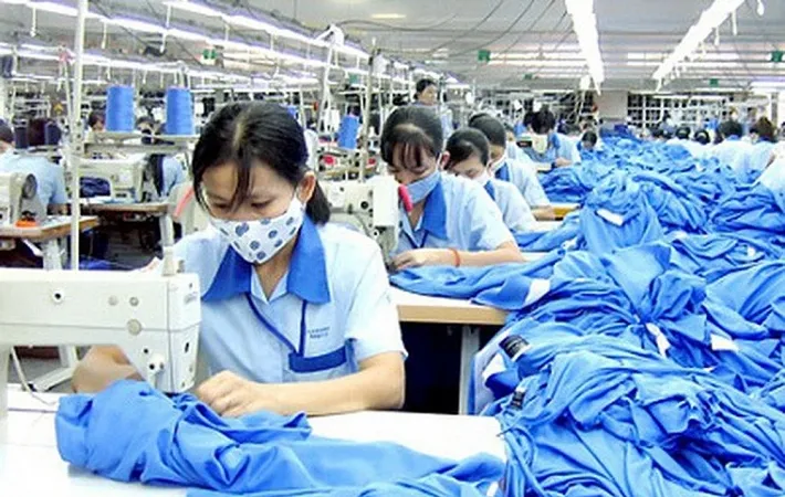Dịch Covid-19 làm ảnh hưởng đến người lao động. Ảnh minh họa: MỸ HẠNH