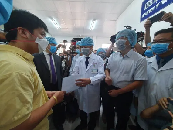 Tạm dừng hoạt động một số khoa khám bệnh