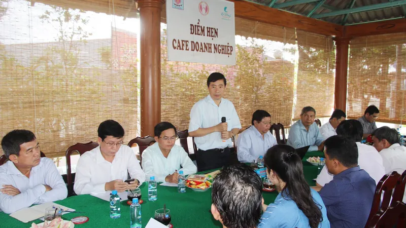 Mô hình Cà phê doanh nghiệp của Đồng Tháp là nơi doanh nghiệp và lãnh đạo tỉnh đối thoại, tháo gỡ những vướng mắc, khó khăn một cách nhanh nhất. Ảnh: TÍN HUY