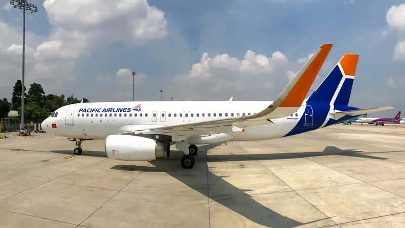 Màu sắc thương hiệu mới của máy bay Pacific Airlines 
