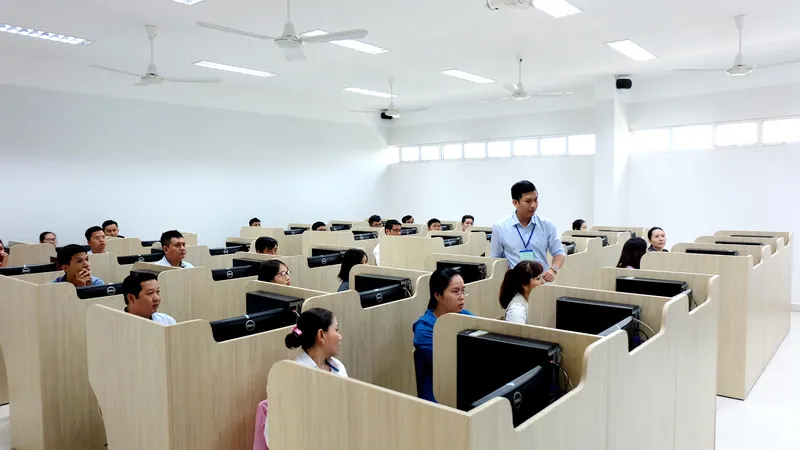 Cán bộ là nguồn lực phát triển quan trọng của TPHCM