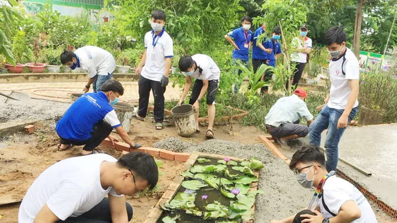 Hành trình xanh hóa những điểm đen