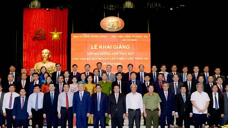 Nghị quyết Trung ương 4 với công tác nhân sự nhiệm kỳ mới - Bài 1: Không nhân nhượng trong cuộc đấu tranh làm trong sạch Đảng