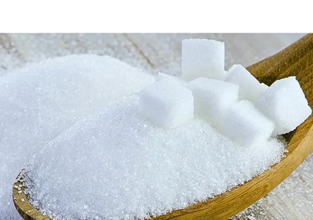 Vì sao giá đường ngoại rẻ hơn đường nội?