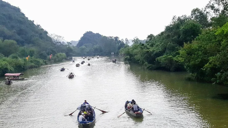 Mùa lễ hội phấp phỏng lo âu