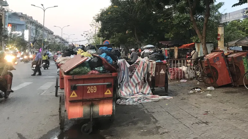 Xe tập kết rác gây ô nhiễm