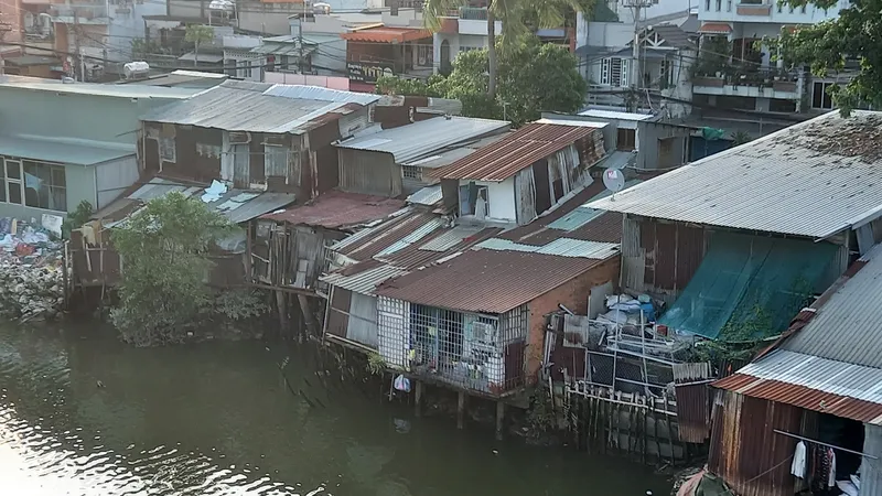 Giải bài toán di dời nhà ven kênh rạch