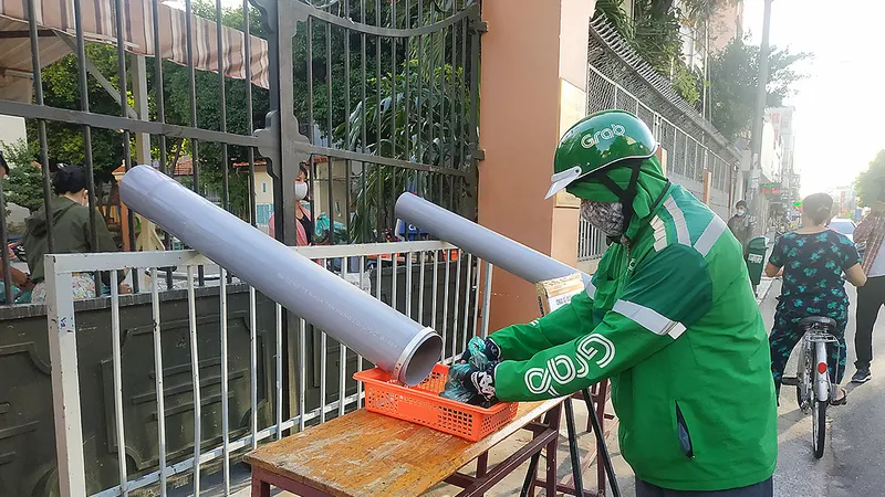 Ống gạo nghĩa tình 