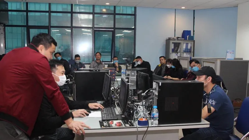 Khám xét Trung tâm Đăng kiểm 50-14D ở Hóc Môn