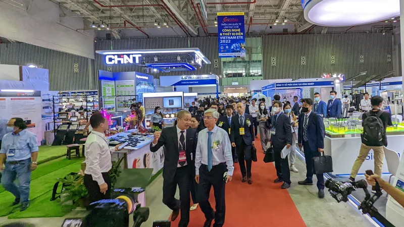 Cơ hội và thách thức mới của doanh nghiệp trong lĩnh vực điện và năng lượng tại Việt Nam
