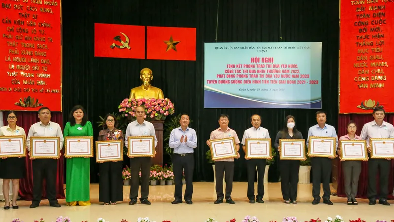 Thi đua yêu nước phải đi đến từng cán bộ, người dân