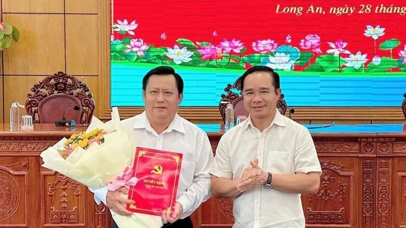 Long An trao quyết định bổ nhiệm Phó Chủ tịch UBND tỉnh