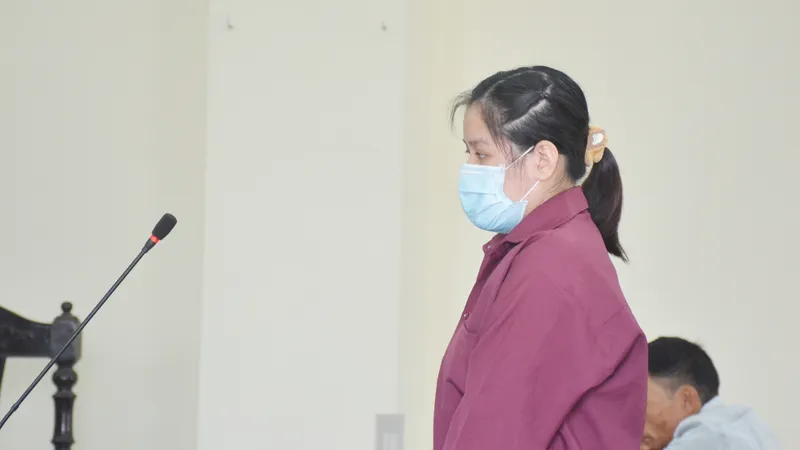 Cô gái lãnh 20 năm tù do đâm chết một người trong nhóm đòi nợ thuê