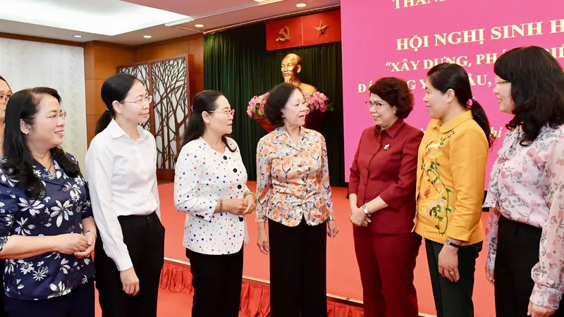 Thường trực Ban Bí thư Trương Thị Mai quán triệt sinh hoạt chuyên đề xây dựng, phát triển đội ngũ cán bộ nữ