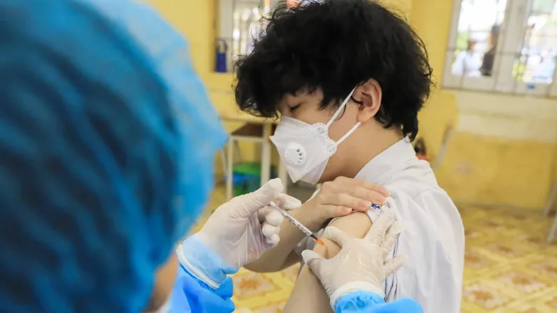 Ngày 17-4, ca mắc Covid-19 vượt mốc 1.000 người, nguy cơ thừa vaccine 