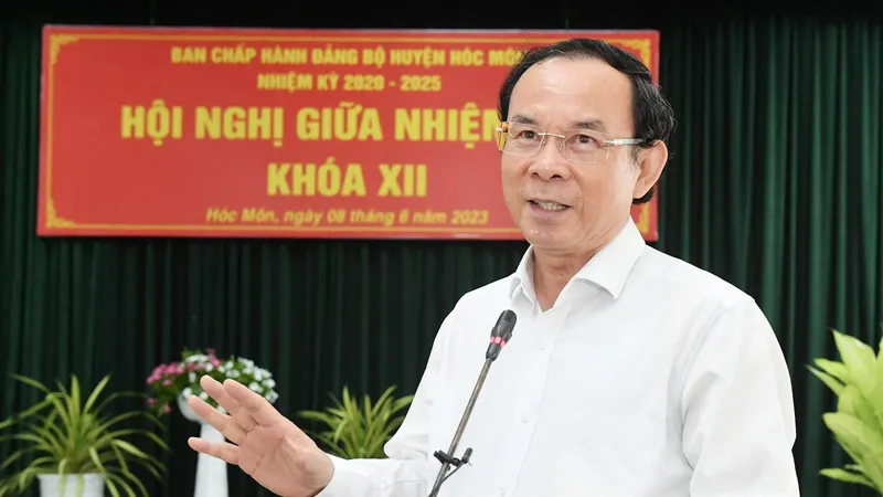  Xây dựng hệ thống chính trị tinh gọn, hiệu lực, hiệu quả, gắn bó máu thịt với nhân dân