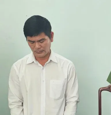 Podcast bản tin trưa 6-7: Bắt Phó Giám đốc chi nhánh một ngân hàng ở Bình Dương; Tạm giữ 14 đối tượng đá gà ăn tiền, tàng trữ vũ khí