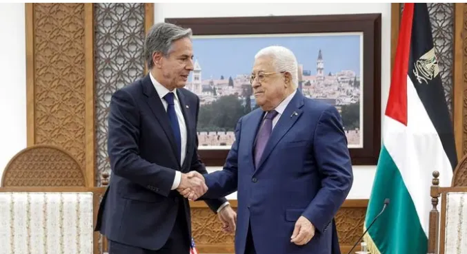 Ngoại trưởng Hoa Kỳ bất ngờ tới Bờ Tây, gặp Tổng thống Palestine