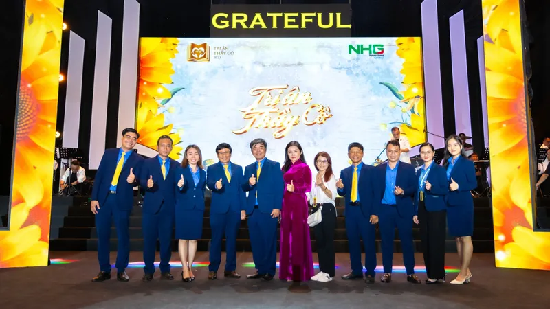 Chương trình “Tri ân Thầy Cô 2023” lần đầu tiên được tổ chức ngoài trời tại khuôn viên Trường Đại học Gia Định